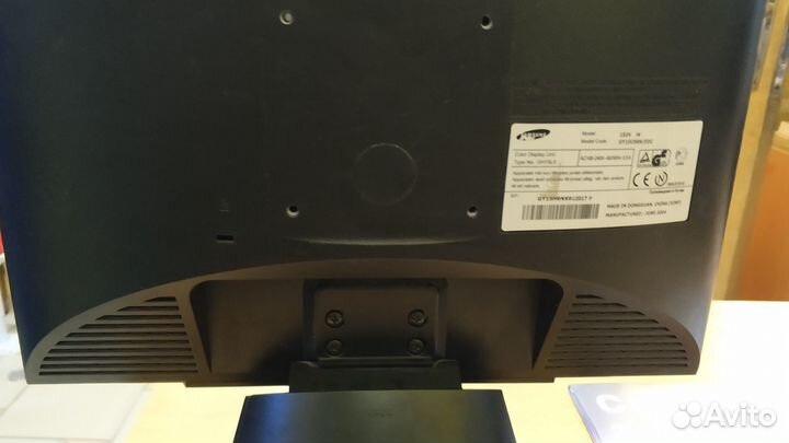 Монитор Samsung SyncMaster 152v 15