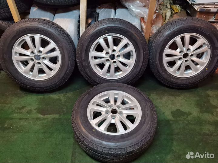 Bridgestone Dueler A/T 215/70 R16