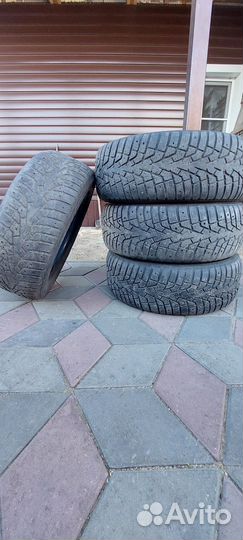 Maxxis ArcticTrekker NP3 215/60 R16