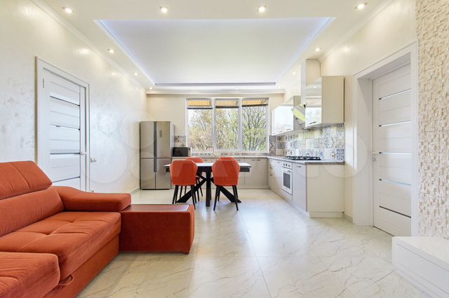 Дом 197 м² на участке 12,7 сот.