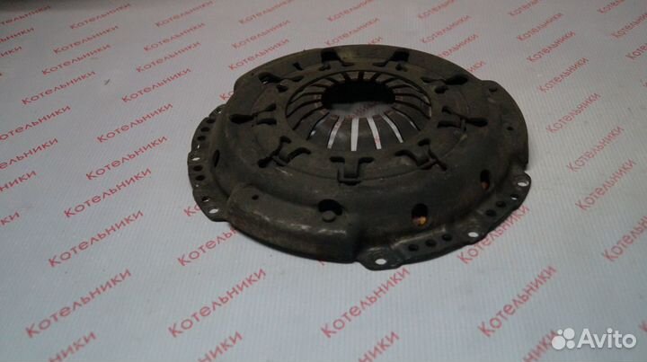 Nissan 30210-AU400 Корзина сцепления