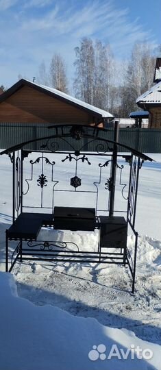 Мангальная зона под крышей