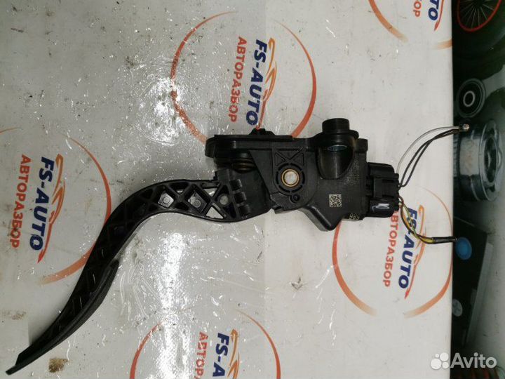 Педаль газа Dodge Caliber 1.8 EBA 2007