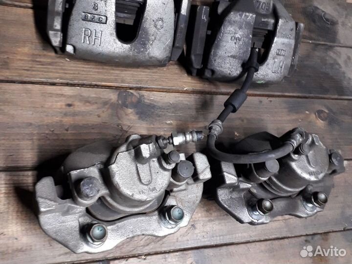 Суппорт передний Mazda 3