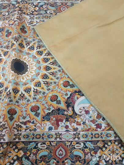 Декоративная скатерть для стола. Подарок