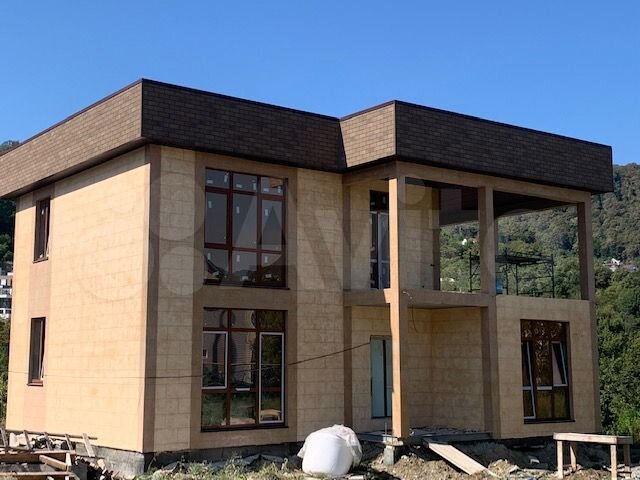 Дом 200 м² на участке 5,2 сот.