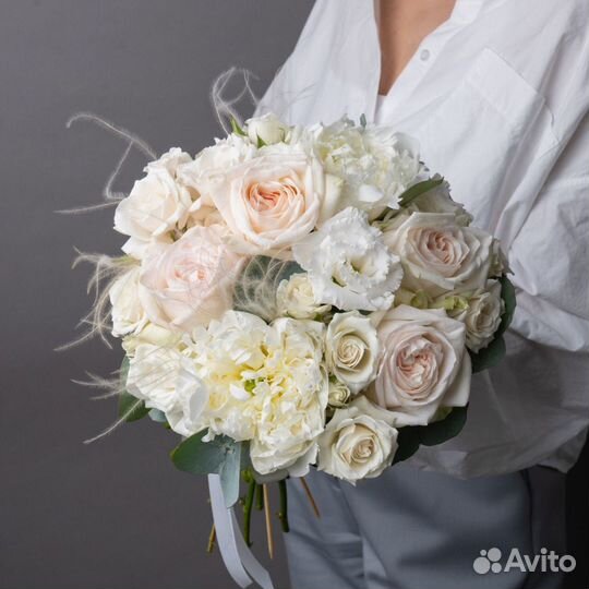 Свадебный букет невесты,букет на никах,пионы,каллы