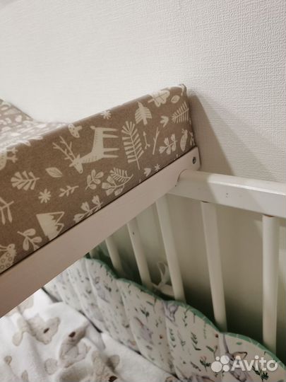 Пеленальная доска на кроватку