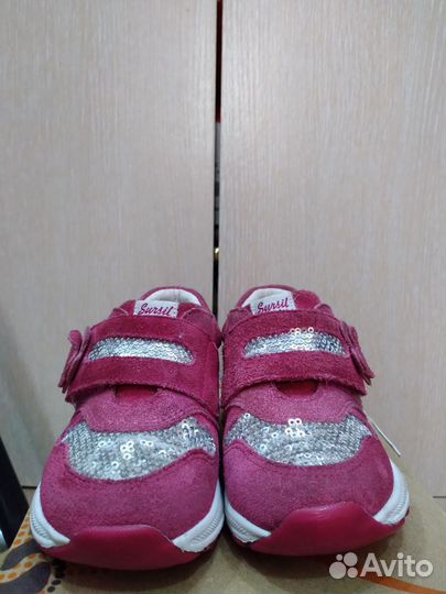 Кроссовки детские