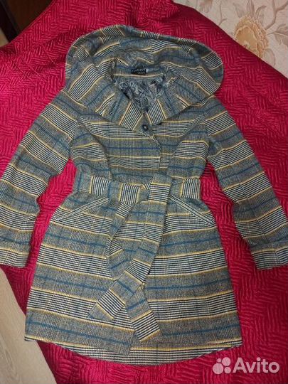 Пальто демисезонное р.46