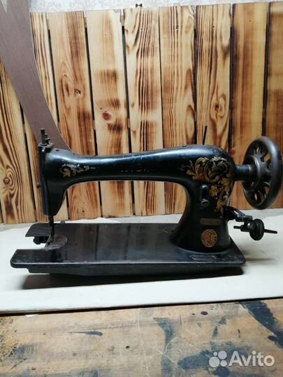 Швейная машинка зингер