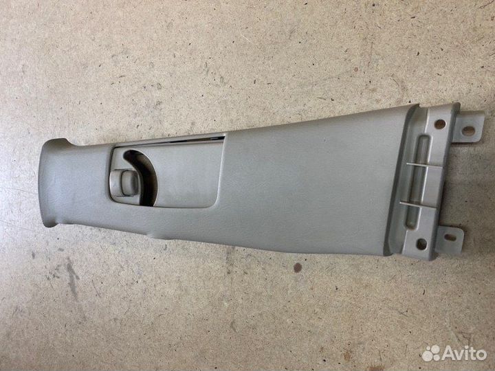 Облицовка стойки левая Toyota Land Cruiser Prado