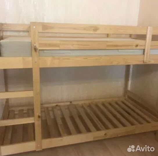 Двухъярусная кровать