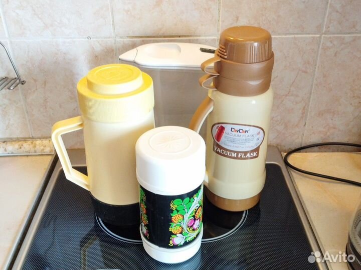 Термосы и кувшин Брита