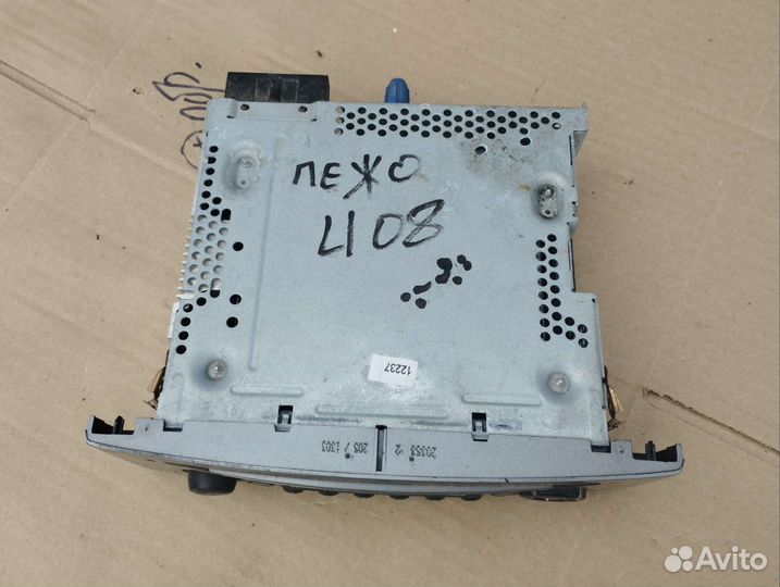 Штатная магнитола Peugeot 408