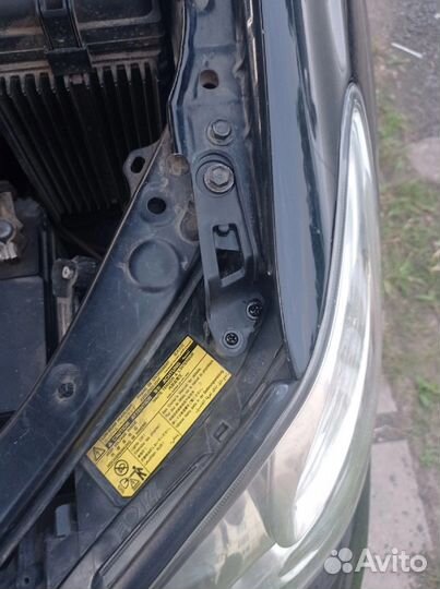 Крепления фар верх Lexus RX300/330/350/400H 03-08