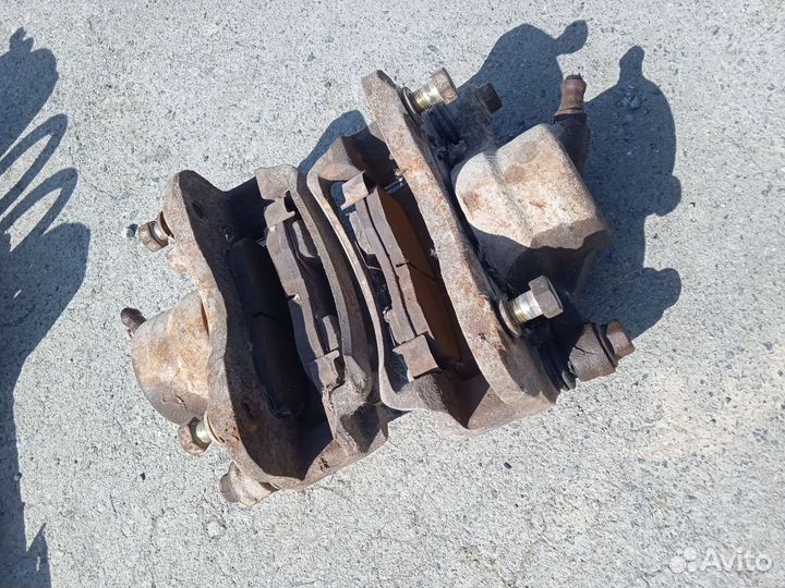 Суппорт передний Mitsubishi RVR Z N11W Митсубиси