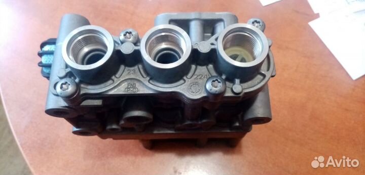 Кран уровня пола Wabco для Мерседес Актрос