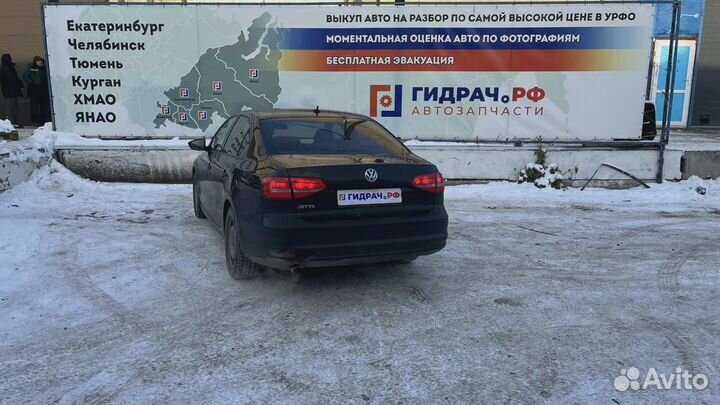 Трос открывания капота Volkswagen Jetta (A6) 5C682