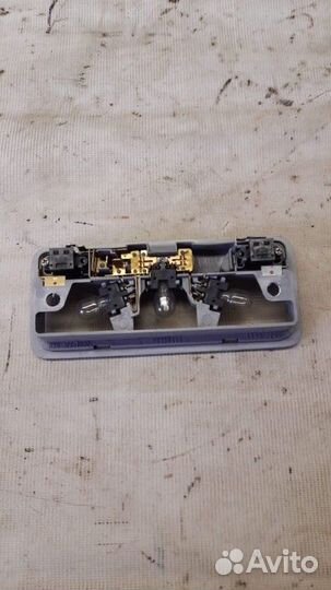 Плафон внутреннего освещения передний