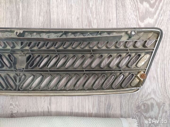Продам решëтку тойота чайзер 100, 105 куз