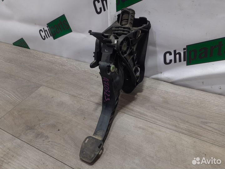 Педаль сцепления для Skoda Octavia A7