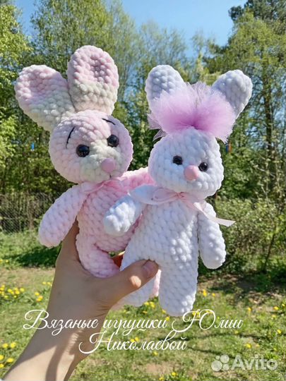 Плюшевые вязаные игрушки зайки ручной работы