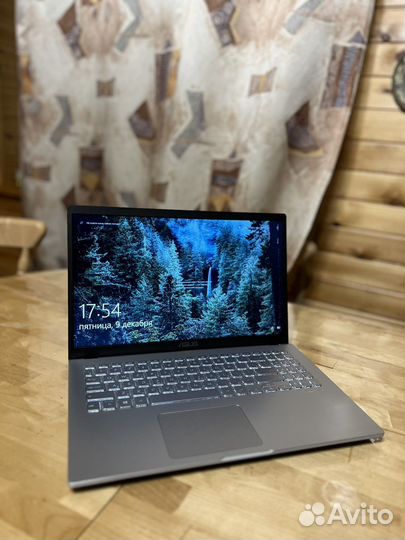 Стильный ноутбук Asus с подсветкой(i3-10)