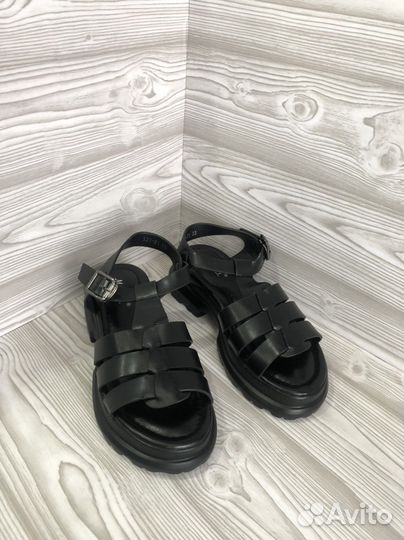 Сандали для девочки
