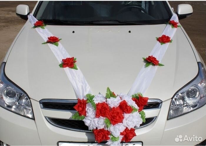 Свадебное украшение на авто