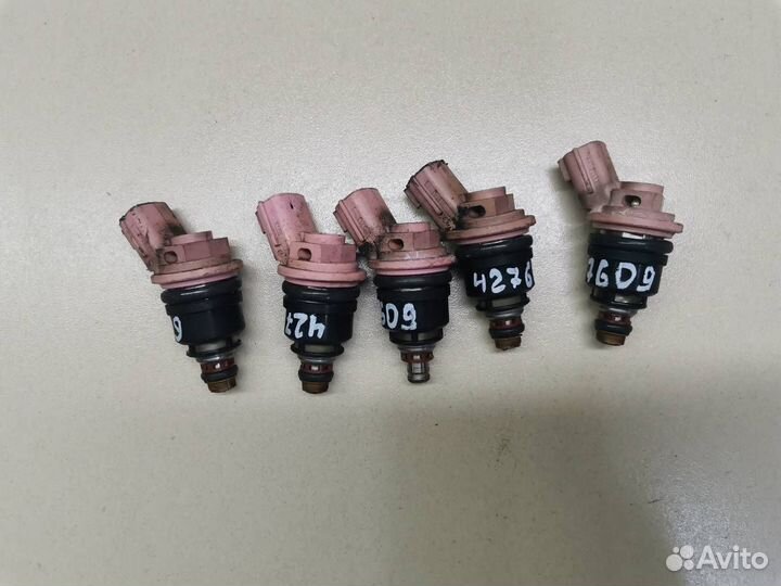 Форсунка инжекторная электрическая Nissan Cedric Y