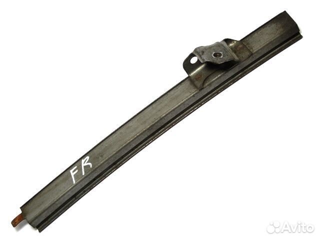 Направляющая стекла двери Mitsubishi Lancer Cedia