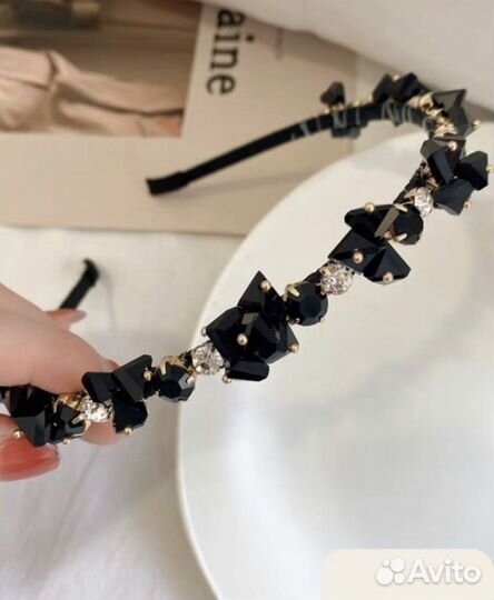 Ободок для волос со стразами