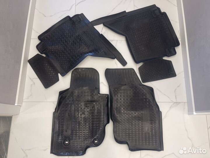 Автомобильные коврики на toyota HI LUX