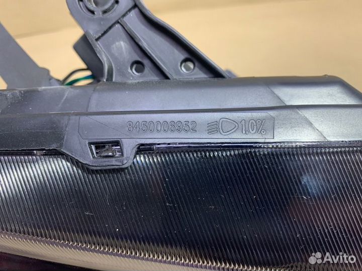 Фара передняя правая LADA Vesta