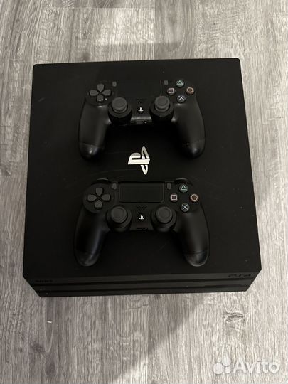 Sony playstation 4 pro 1tb с 2 геймпада