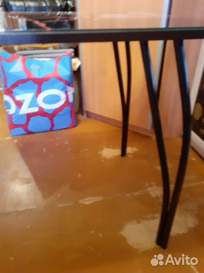 Кухонный стол стеклянный