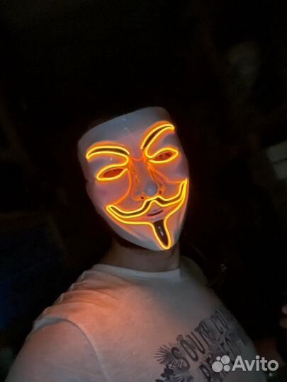 Маска гая фокса (анонимуса) светящаяся