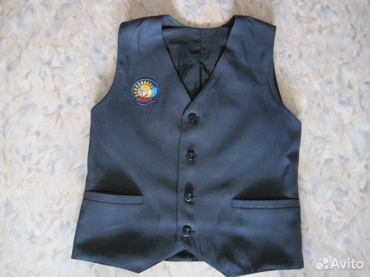 Продам жилет школьный серый