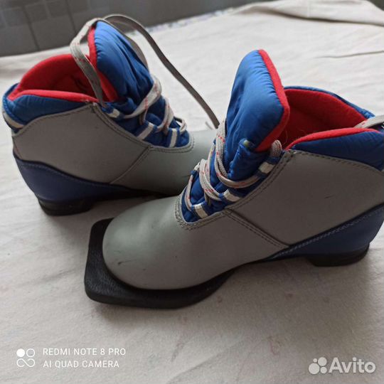 Лыжные ботинки