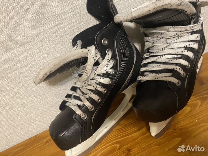 Коньки хоккейные