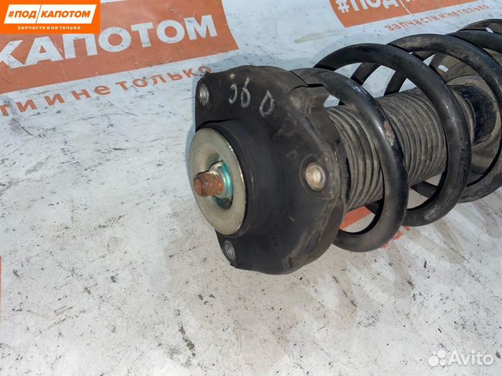 Амортизатор передний левый Volkswagen Golf 6 2011