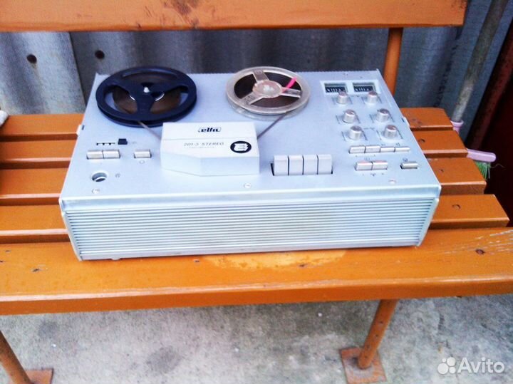 Магнитофон Elfa