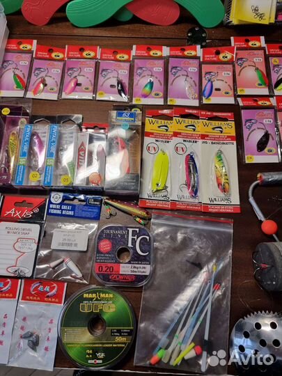 Набор снастей (воблеры, лески,итд) много Японии
