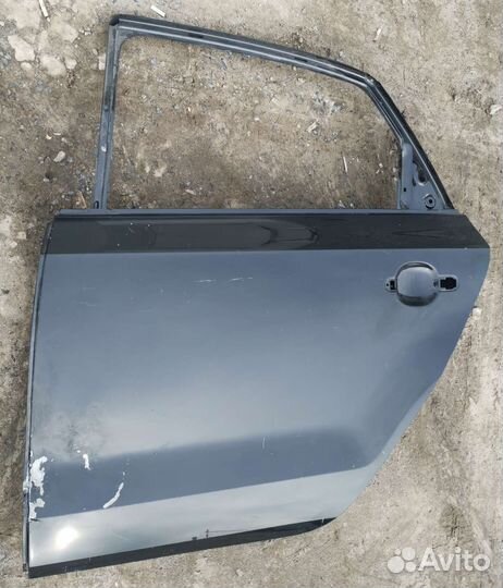 Задняя левая дверь VW Polo sedan