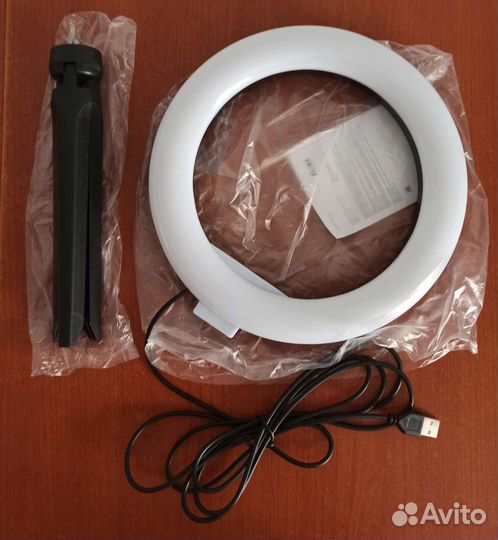 Лампа кольцевая новая