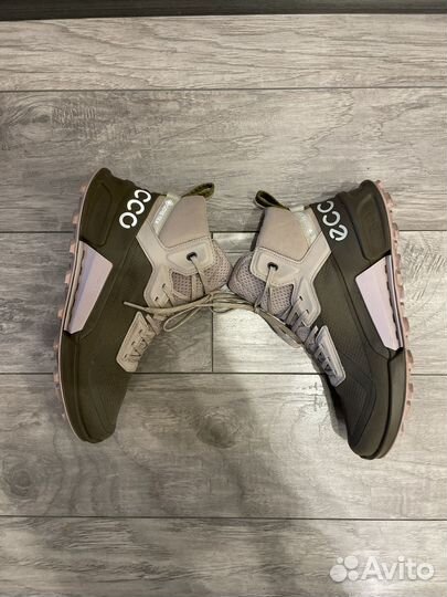 Кроссовки ecco biom 39