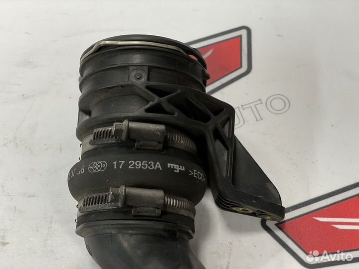 Патрубок интеркулера Мерседес W203 M271