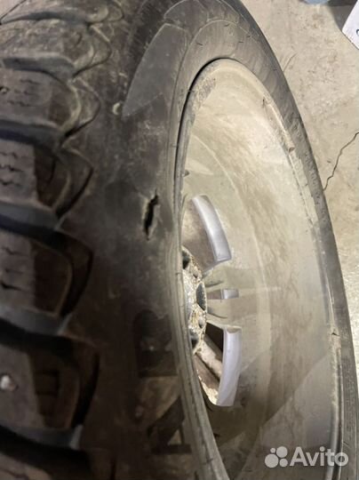 Goodyear Ultragrip Ice Arctic 215/55 R17