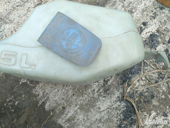 Бачок стеклоочистителя WV Passat B3 VW Пассат B3